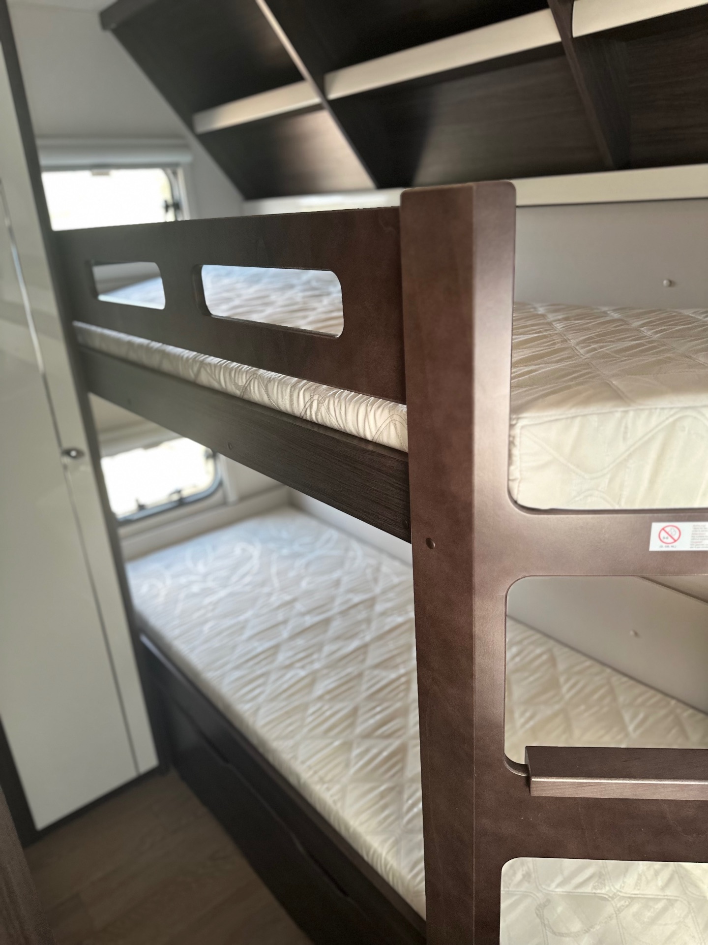Hobby 650 UKF Prestige | Etagenbett  6