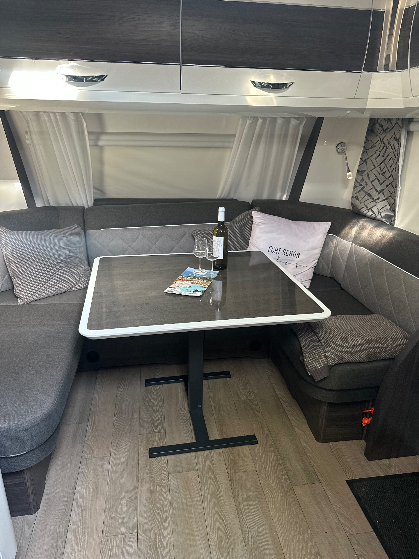 Hobby 650 UKF Prestige | Etagenbett  10