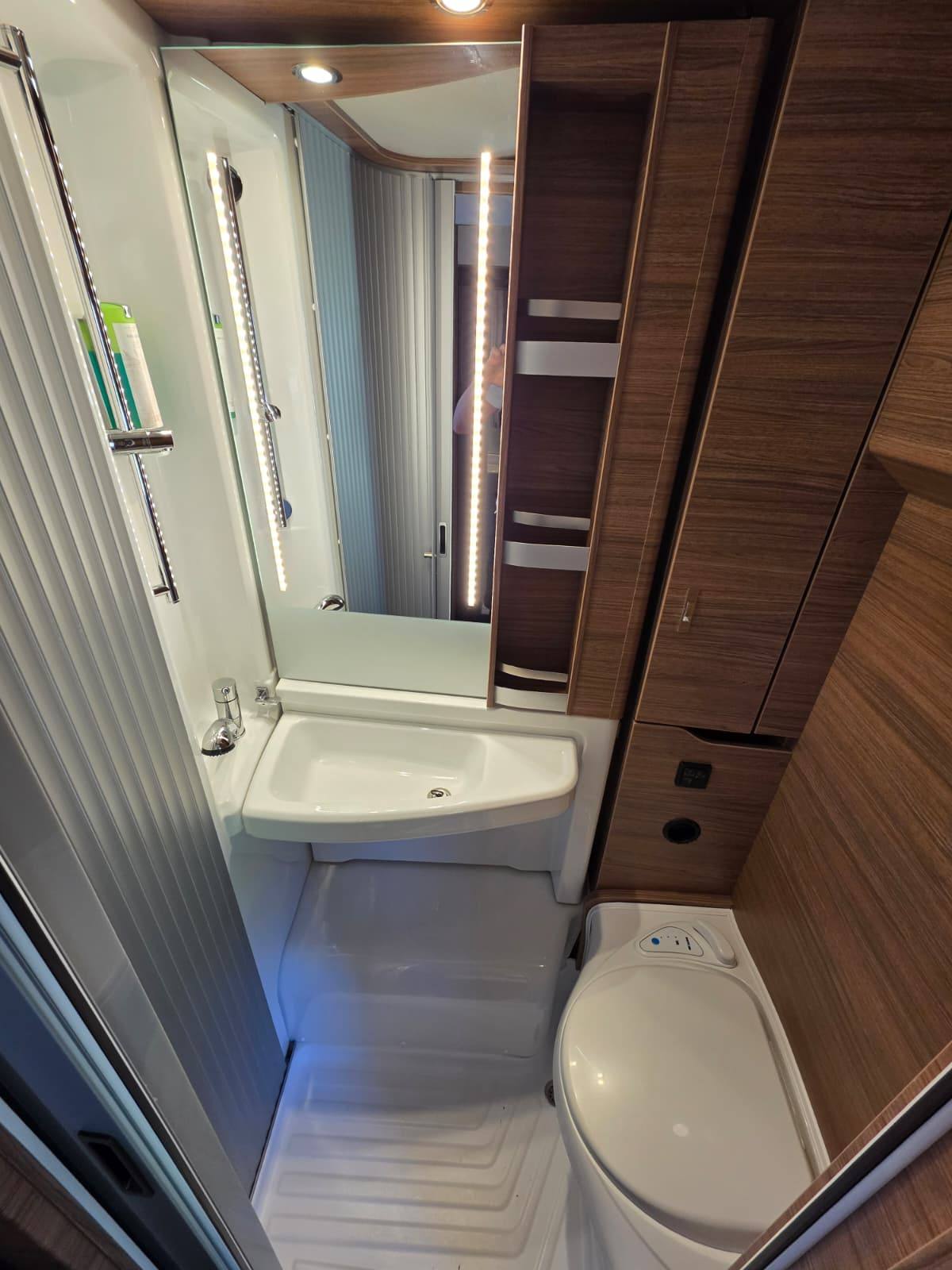 KNAUS Van Wave 640 MEG Vansation auf VW Crafter TDI 2.0 l, 177 PS 10